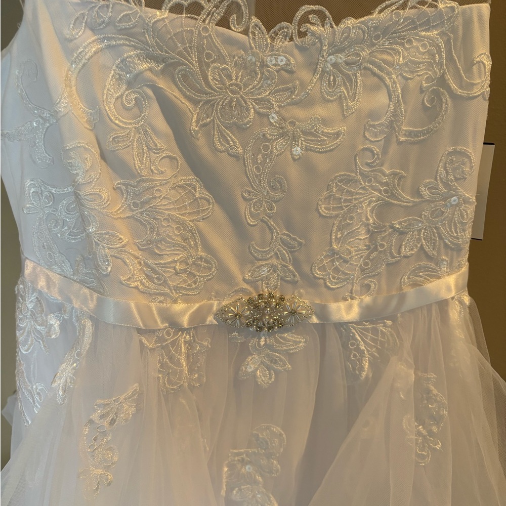 NWT David's Bridal Cap Sleeve White Flower Girl or Communion Dress - Size 8 - Picture 3 of 8